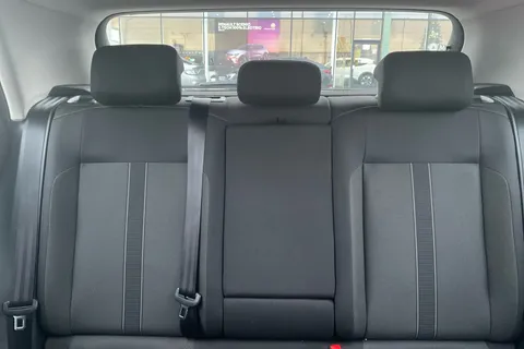 DY72FFV Volkswagen T-Roc 1.0 TSI Life 5dr Thumbnail #11