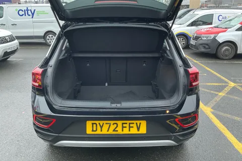 DY72FFV Volkswagen T-Roc 1.0 TSI Life 5dr Thumbnail #14
