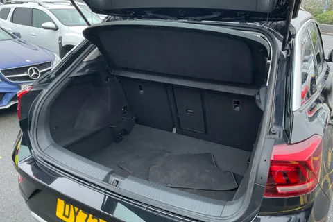 DY72FFV Volkswagen T-Roc 1.0 TSI Life 5dr Thumbnail #16