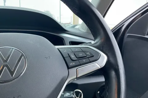 DY72FFV Volkswagen T-Roc 1.0 TSI Life 5dr Thumbnail #17