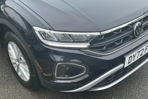 DY72FFV Volkswagen T-Roc 1.0 TSI Life 5dr Thumbnail #30