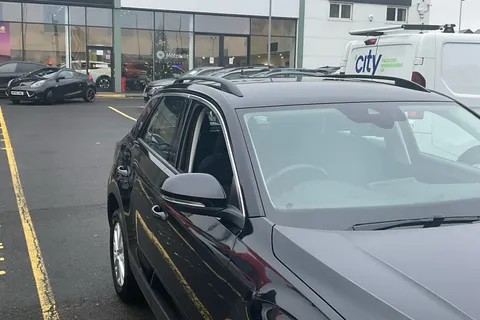 DY72FFV Volkswagen T-Roc 1.0 TSI Life 5dr Thumbnail #31