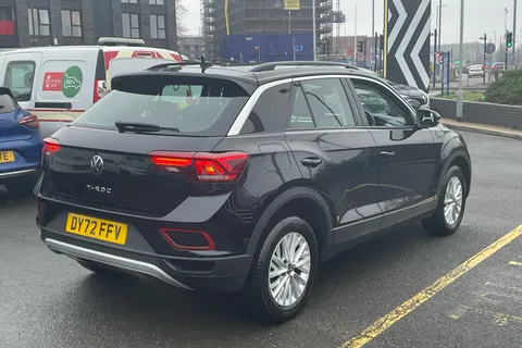 DY72FFV Volkswagen T-Roc 1.0 TSI Life 5dr Thumbnail #34