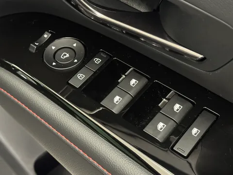 DT25VYG Hyundai Tucson 1.6T Hybrid N Line S 5dr Auto Thumbnail #19