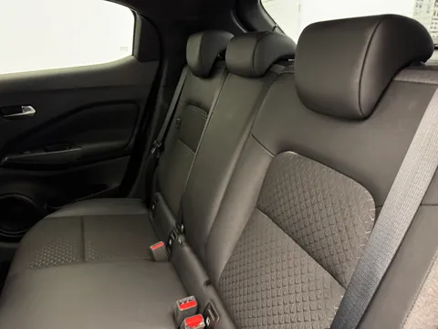 DT24WLK Nissan Juke 1.0 DiG-T N-Connecta 5dr DCT Thumbnail #10