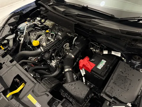 DT24WLK Nissan Juke 1.0 DiG-T N-Connecta 5dr DCT Thumbnail #14