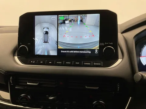 KM73XYC Nissan Qashqai 1.3 DiG-T MH 158 Tekna 5dr Xtronic Thumbnail #10