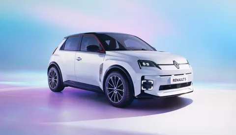 Renault 5 iconic five urban range Thumbnail #2