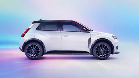 Renault 5 iconic five urban range Thumbnail #4