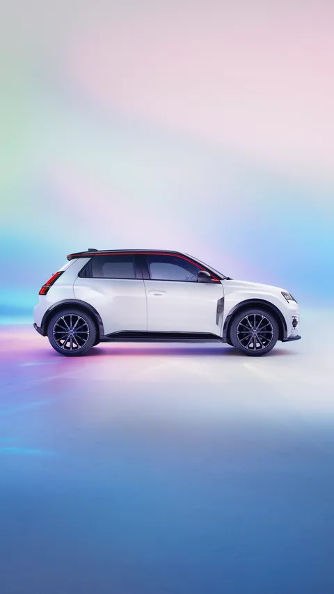 Renault 5 iconic five urban range Thumbnail #6