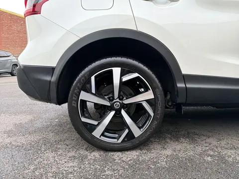 ET70AAV Nissan Qashqai 1.3 DiG-T 160 Tekna 5dr Thumbnail #9