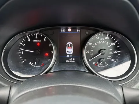 ET70AAV Nissan Qashqai 1.3 DiG-T 160 Tekna 5dr Thumbnail #13