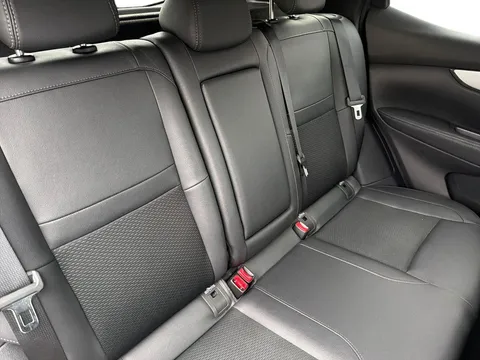 ET70AAV Nissan Qashqai 1.3 DiG-T 160 Tekna 5dr Thumbnail #16