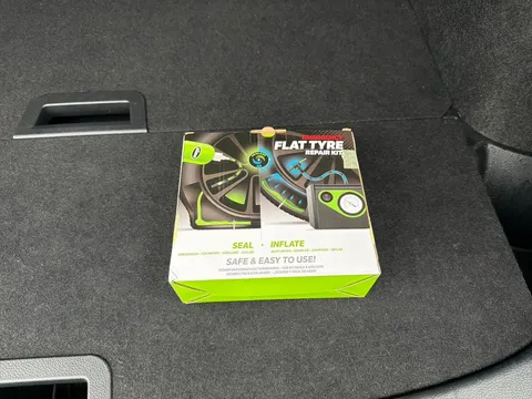 ET70AAV Nissan Qashqai 1.3 DiG-T 160 Tekna 5dr Thumbnail #20