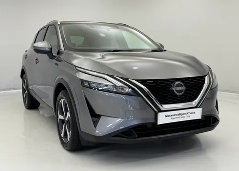 DL73WRZ Nissan Qashqai 1.3 DiG-T MH 158 N-Connecta [Glass Rf] 5dr Xtronic Thumbnail #2