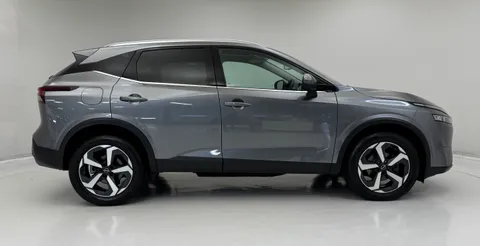 DL73WRZ Nissan Qashqai 1.3 DiG-T MH 158 N-Connecta [Glass Rf] 5dr Xtronic Thumbnail #10