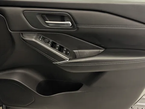 DL73WRZ Nissan Qashqai 1.3 DiG-T MH 158 N-Connecta [Glass Rf] 5dr Xtronic Thumbnail #19