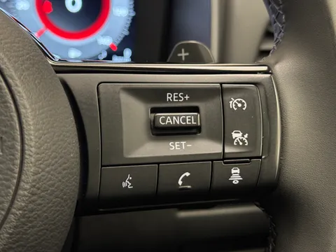 DL73WRZ Nissan Qashqai 1.3 DiG-T MH 158 N-Connecta [Glass Rf] 5dr Xtronic Thumbnail #23