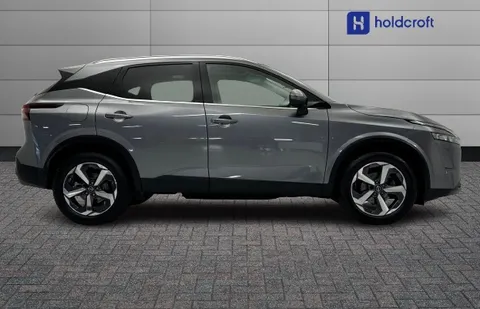 DV73UMB Nissan Qashqai 1.3 DiG-T MH N-Connecta [Glass Roof] 5dr Thumbnail #8