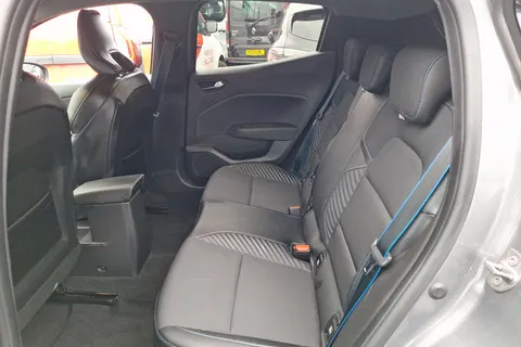 YP24GNV Renault Clio 1.6 E-TECH full hybrid 145 Esprit Alpine 5dr Auto Thumbnail #10