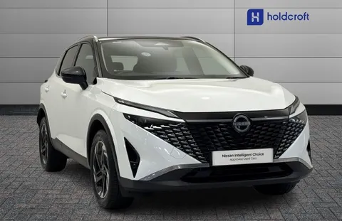 OW74VYX Nissan Qashqai 1.3 DiG-T MH 158 N-Connecta [Glass Rf] 5dr Xtronic Thumbnail #1