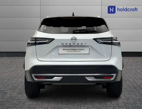 OW74VYX Nissan Qashqai 1.3 DiG-T MH 158 N-Connecta [Glass Rf] 5dr Xtronic Thumbnail #6