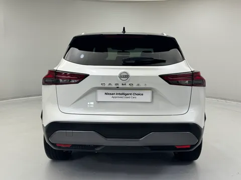 DS72ASU Nissan Qashqai 1.3 DiG-T MH 158 Tekna 5dr Xtronic Thumbnail #8