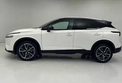 DS72ASU Nissan Qashqai 1.3 DiG-T MH 158 Tekna 5dr Xtronic Thumbnail #6