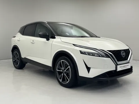 DS72ASU Nissan Qashqai 1.3 DiG-T MH 158 Tekna 5dr Xtronic Thumbnail #2