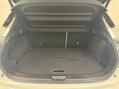 DS72ASU Nissan Qashqai 1.3 DiG-T MH 158 Tekna 5dr Xtronic Thumbnail #13