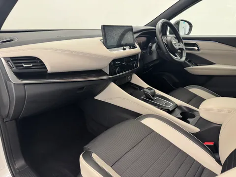 DS72ASU Nissan Qashqai 1.3 DiG-T MH 158 Tekna 5dr Xtronic Thumbnail #16