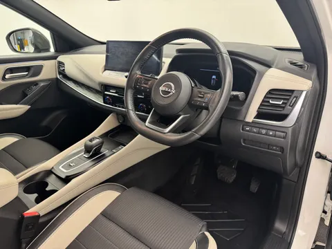 DS72ASU Nissan Qashqai 1.3 DiG-T MH 158 Tekna 5dr Xtronic Thumbnail #3