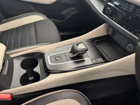 DS72ASU Nissan Qashqai 1.3 DiG-T MH 158 Tekna 5dr Xtronic Thumbnail #17