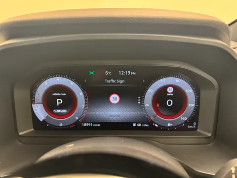 DS72ASU Nissan Qashqai 1.3 DiG-T MH 158 Tekna 5dr Xtronic Thumbnail #18