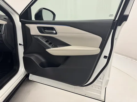 DS72ASU Nissan Qashqai 1.3 DiG-T MH 158 Tekna 5dr Xtronic Thumbnail #26