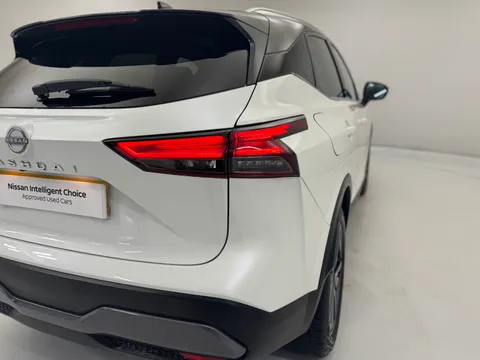 DS72ASU Nissan Qashqai 1.3 DiG-T MH 158 Tekna 5dr Xtronic Thumbnail #34