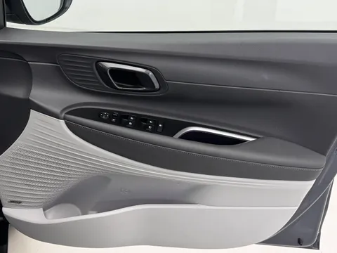 DW25NMF Hyundai Bayon 1.0 TGDi Ultimate 5dr Thumbnail #9