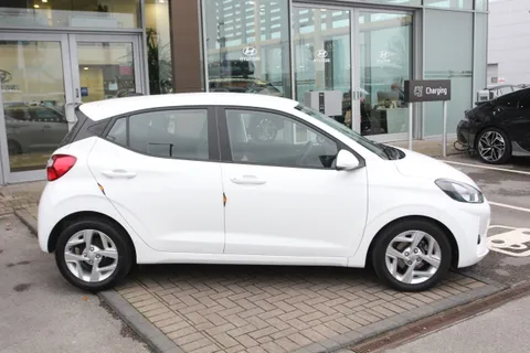 DG72MZD Hyundai i10 1.0 MPi SE Connect 5dr Thumbnail #3