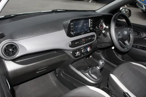 DG72MZD Hyundai i10 1.0 MPi SE Connect 5dr Thumbnail #8