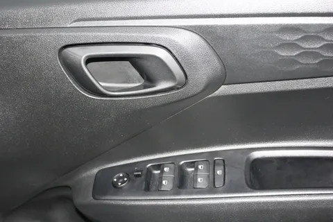 DG72MZD Hyundai i10 1.0 MPi SE Connect 5dr Thumbnail #14