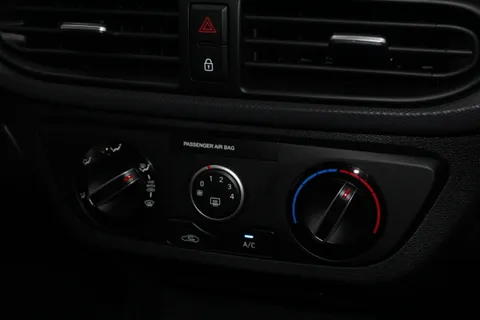 DG72MZD Hyundai i10 1.0 MPi SE Connect 5dr Thumbnail #24