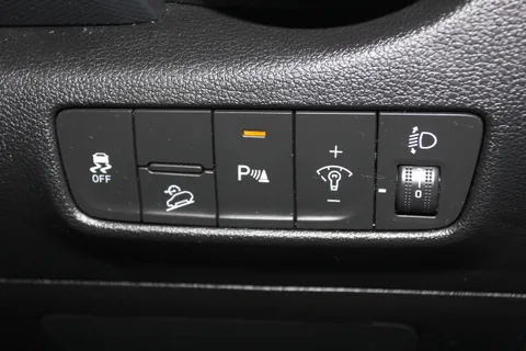 DS22NZG Hyundai Kona 1.0 TGDi 48V MHEV Premium 5dr Thumbnail #18