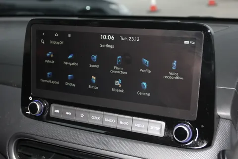 DS22NZG Hyundai Kona 1.0 TGDi 48V MHEV Premium 5dr Thumbnail #32