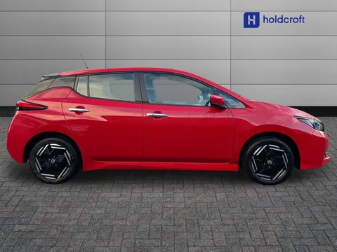 DN72YWD Nissan LEAF 110kW Acenta 39kWh 5dr Auto Thumbnail #3