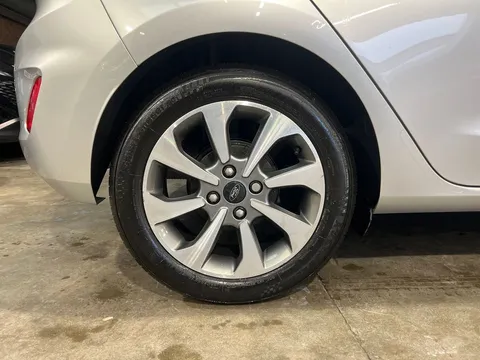 FG18FKW Ford Fiesta 1.0 EcoBoost Titanium 5dr Thumbnail #5