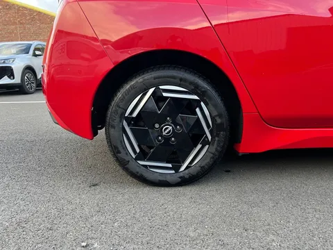 DN72YWD Nissan LEAF 110kW Acenta 39kWh 5dr Auto Thumbnail #9