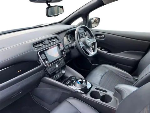 GY72KBX Nissan LEAF 110kW N-Connecta 39kWh 5dr Auto Thumbnail #11