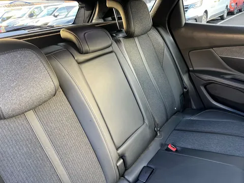 DU70EFB Peugeot 3008 1.5 BlueHDi GT Line Premium 5dr EAT8 Thumbnail #10