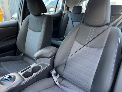 DN72YWD Nissan LEAF 110kW Acenta 39kWh 5dr Auto Thumbnail #17