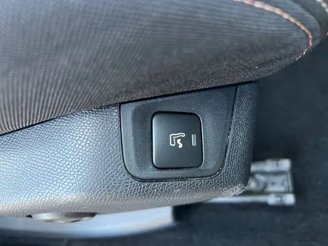 DU70EFB Peugeot 3008 1.5 BlueHDi GT Line Premium 5dr EAT8 Thumbnail #16